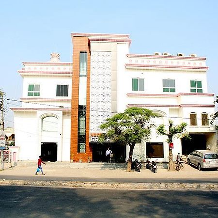 Grace Hotel Karnāl מראה חיצוני תמונה